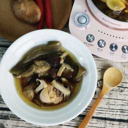 剝皮辣椒香菇雞湯_北鼎粉漾美顏壺_大侑料理