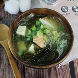 北鼎粉漾美顏壺-大侑-日本料理-早餐-鮭魚味噌湯-護眼