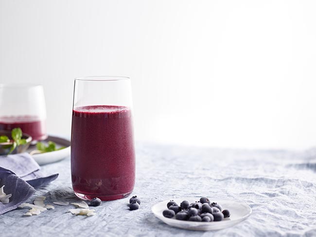 Meghan Markle_vitamix-blueberry-smoothies
