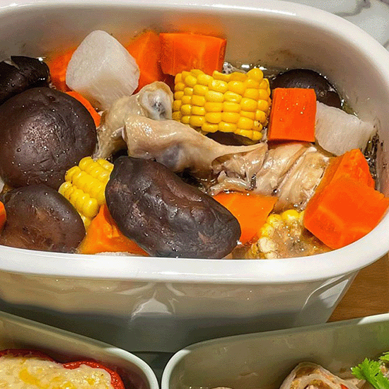 BUYDEEM-北鼎-北鼎多功能蒸燉鍋-蒸鍋-電鍋-陳月卿-養生達人-食譜-食農-食農教育-綠色食譜-綠色飲食-永續飲食-當季食材-在地食材-山藥雞腿蔬食湯