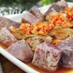 BUYDEEM-北鼎-北鼎粉漾壺-烹煮壺-陳月卿-養生達人-食譜-食農-食農教育-綠色食譜-綠色飲食-永續飲食-當季食材-在地食材-養生湯-養顏美容-蒸燉鍋-電鍋-剁椒蒜香芋頭蒸雞腿