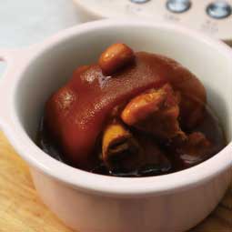 BUYDEEM-北鼎-北鼎粉漾壺-烹煮壺-陳月卿-養生達人-食譜-食農-食農教育-綠色食譜-綠色飲食-永續飲食-當季食材-在地食材-開運花生滷豬腳-過年-新年-圍爐-免顧火-免開火