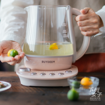 BUYDEEM-北鼎-北鼎粉漾壺-烹煮壺-陳月卿-養生達人-食農-食農教育-綠色食譜-綠色飲食-養生壺推薦-開啟養生壺新世界-超適合懶人-媽媽-BUYDEEM北鼎多功能烹煮壺-粉漾壺