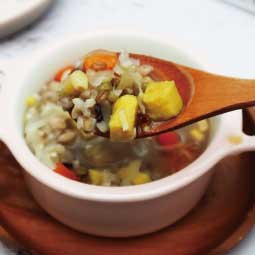 大侑-分享-食譜-北鼎-粉漾壺-烹煮壺-懷孕-孕養食刻-孕媽咪-孕婦-便祕-改善-營養師-粥品-無油-五穀-蔬菜粥-穩血糖-高麗菜-玉米-紅蘿蔔-低熱量